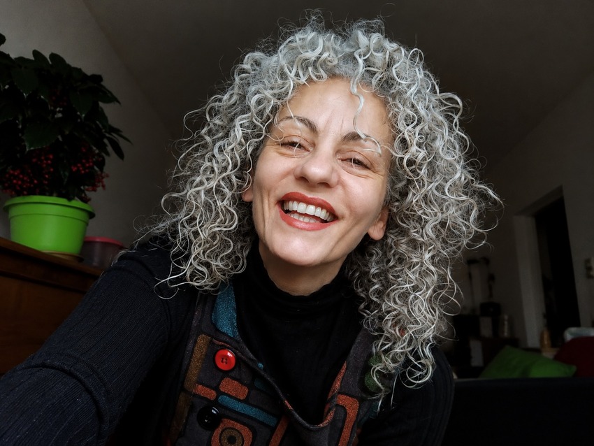 Quante volte l’ho detto. Per anni ho avuto un sogno che, col tempo, ho capito essere anche un bisogno: crearmi una famiglia funzionale, quella che non avevo avuto. A vent’anni volevo una persona con cui costruire casa, quotidianità e futuro. Ci credevo davvero.