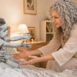 Ci sono paure che pensiamo di aver superato solo perché siamo cresciuti.Da bambino avevi paura del buio?Magari chiamavi tua madre, lasciavi la porta socchiusa, chiedevi una lucina. Alcuni bambini potevano infilarsi nel letto dei genitori e sentirsi al sicuro.Altri quella paura la dovevano attraversare da soli.Io ero tra quelli.Dai due anni in poi dormivo da sola, nella mia stanza, al buio. Ed ero terrorizzata.
